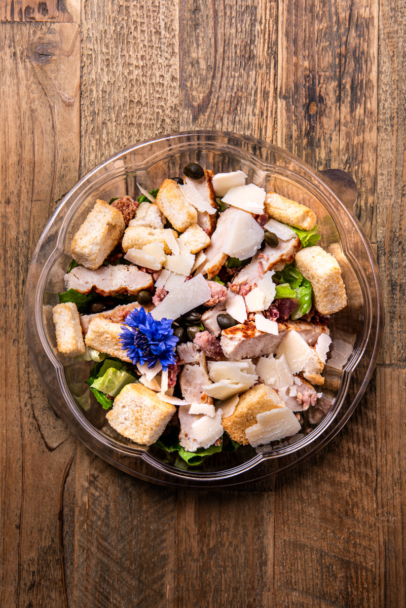 Salade-repas de poulet César — Les 3 Sens Traiteur